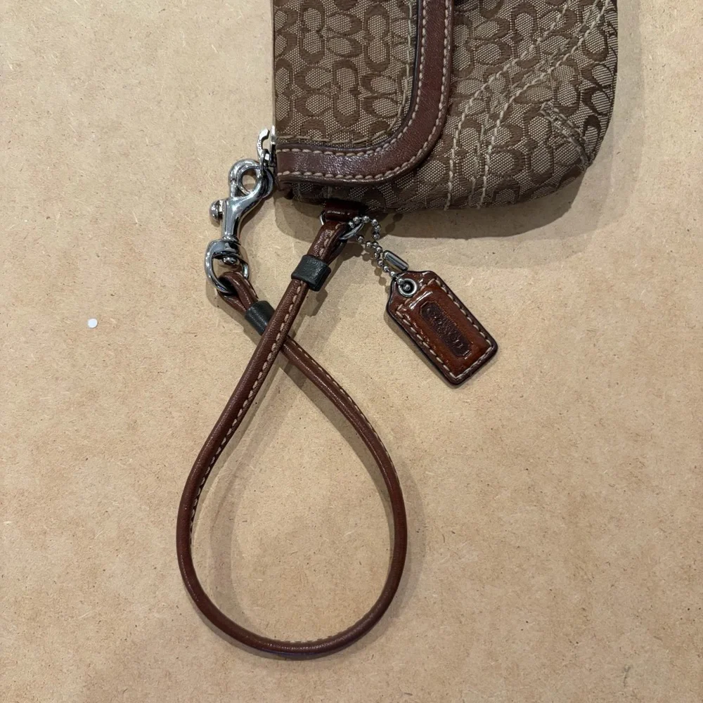 Coach Y2K Signature Canvas Soho Wristlet - Picture 5 of 8